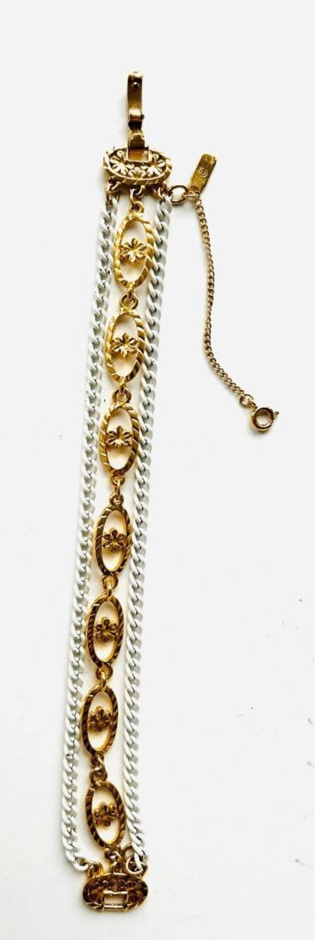 Vintage 70s Signed MONET Gold And White Chain Floral Bracelet Ensemble